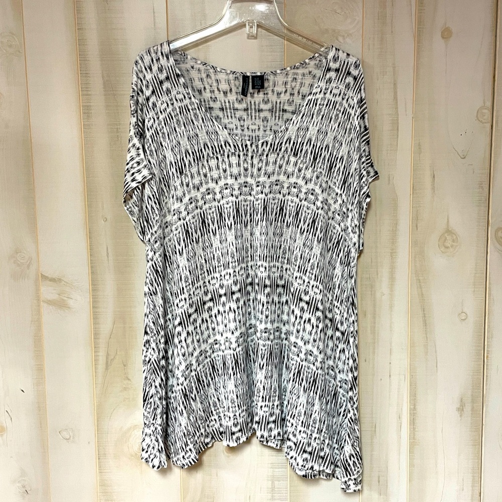 Cynthia Rowley Woman Black White Abstract V Neck Top Sz 3X